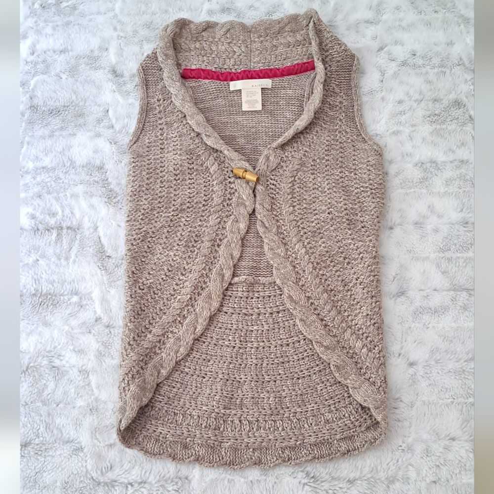 Kaisely girls textured tan sweater.  Size M(10-12).